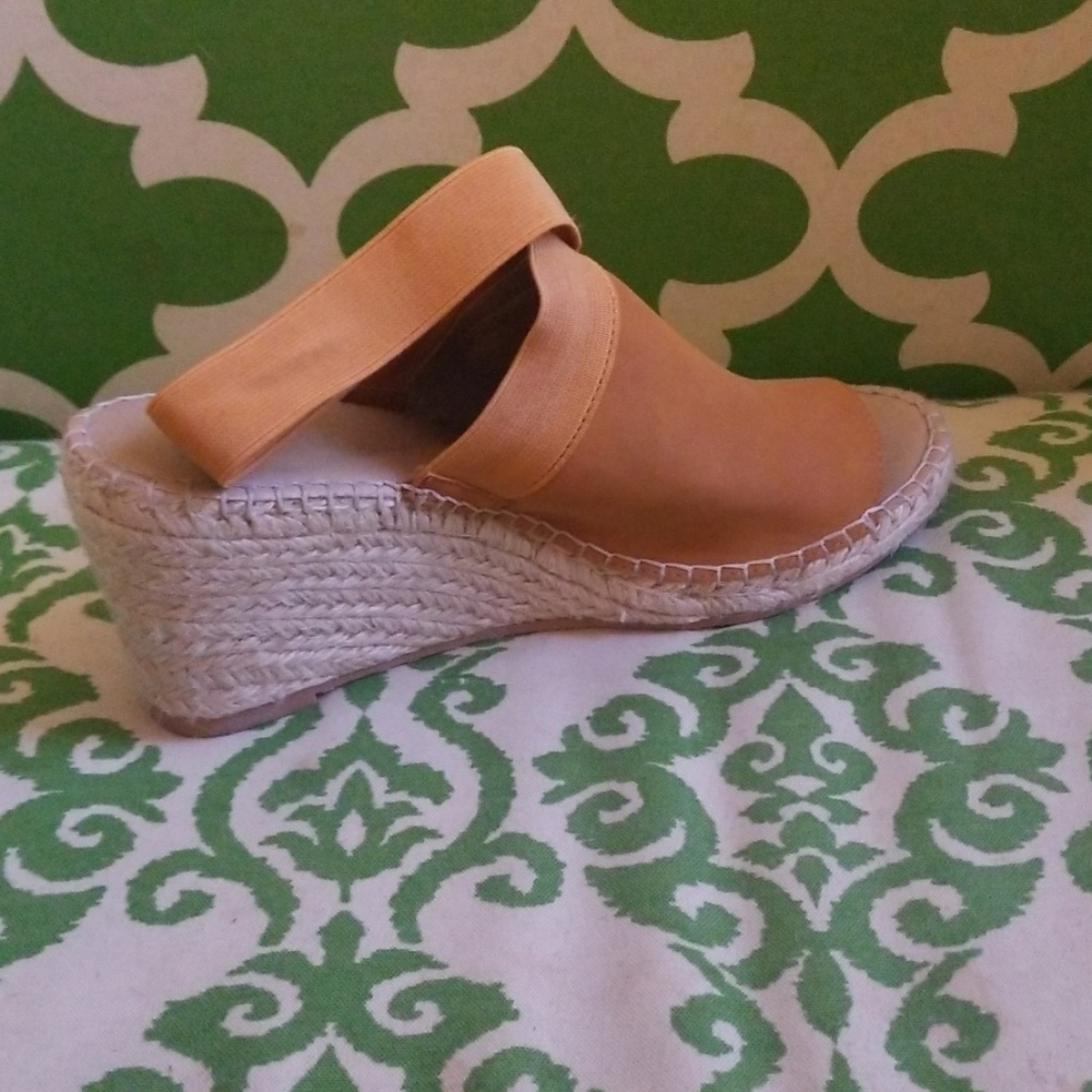 Shoes - Picture 4 of 6
